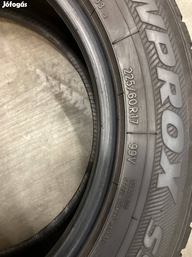 Toyo téligumi 225/ 60 R 17 