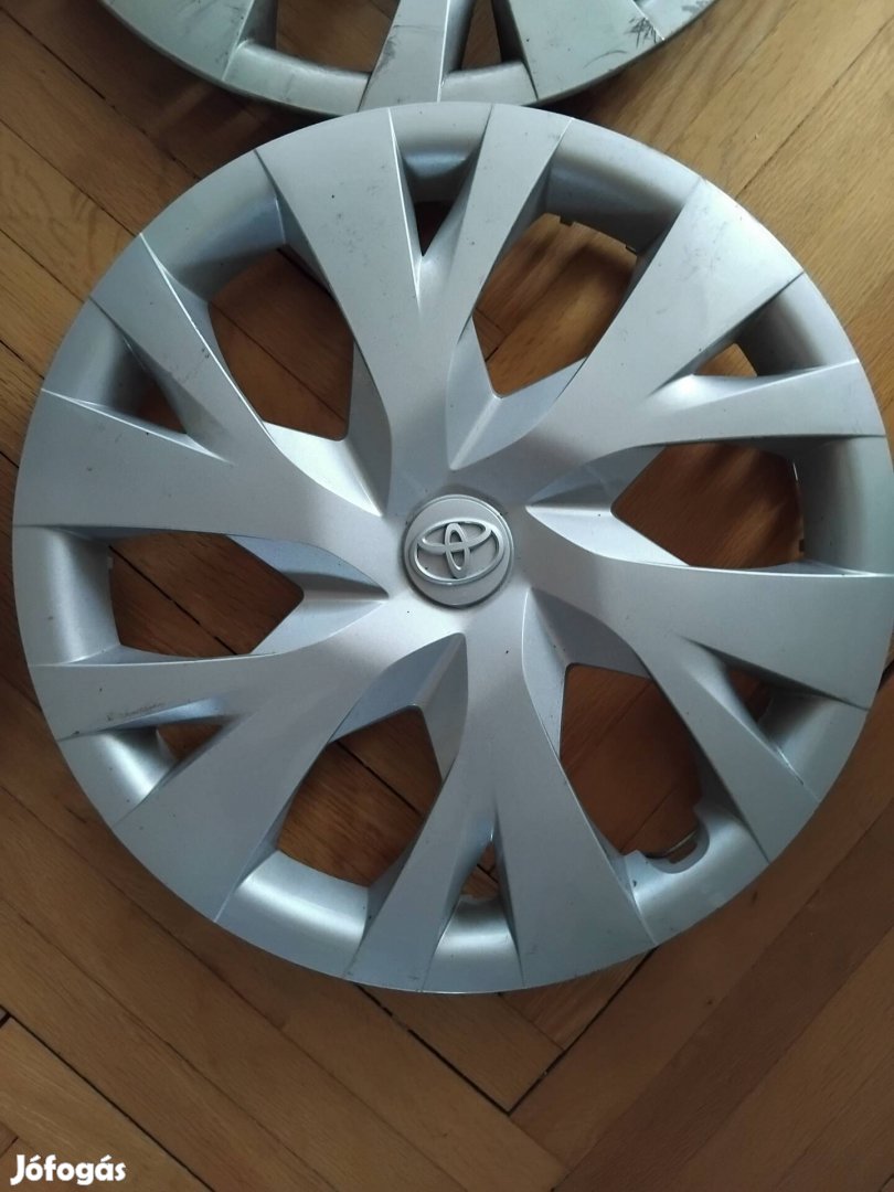 Toyota 15" Gyári dísztárcsa 