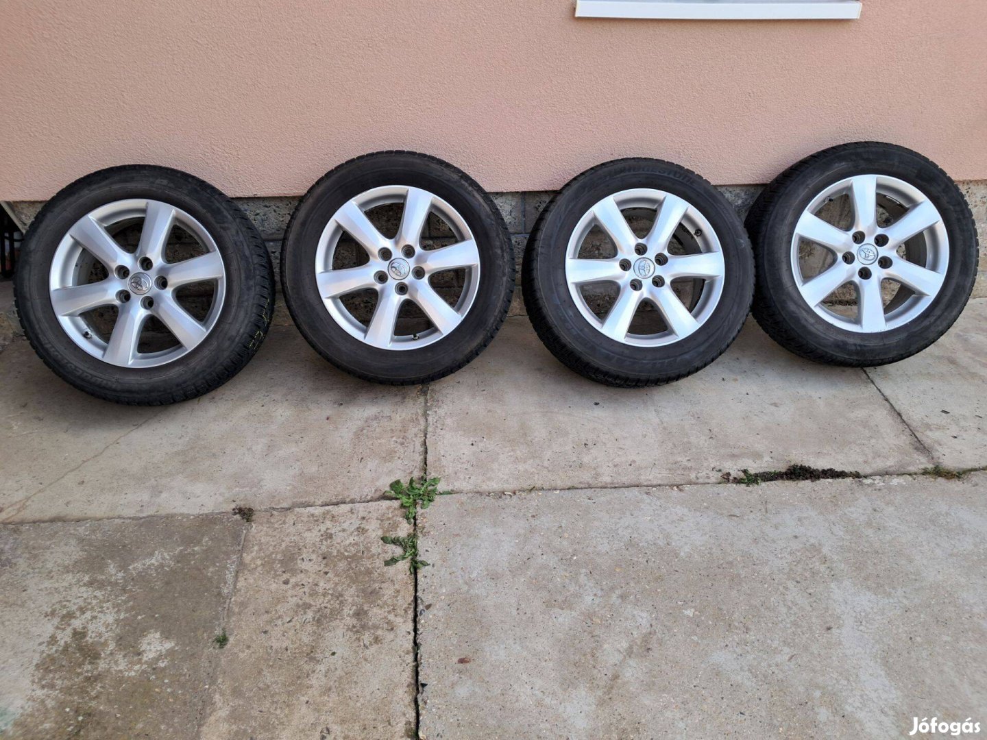 Toyota 17" -os alufelni Bridgestone téligumival 215/60R17