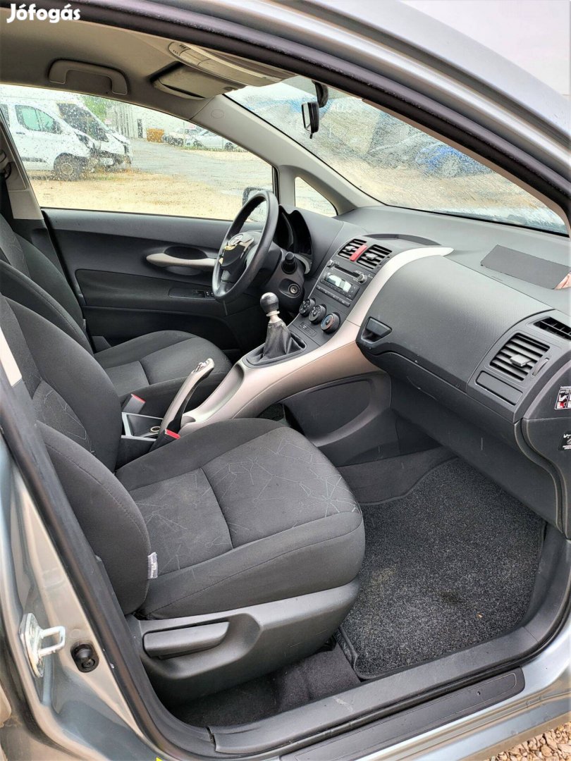 Toyota Auris 1.33 E150 bal oldali B oszlop takaró műanyag