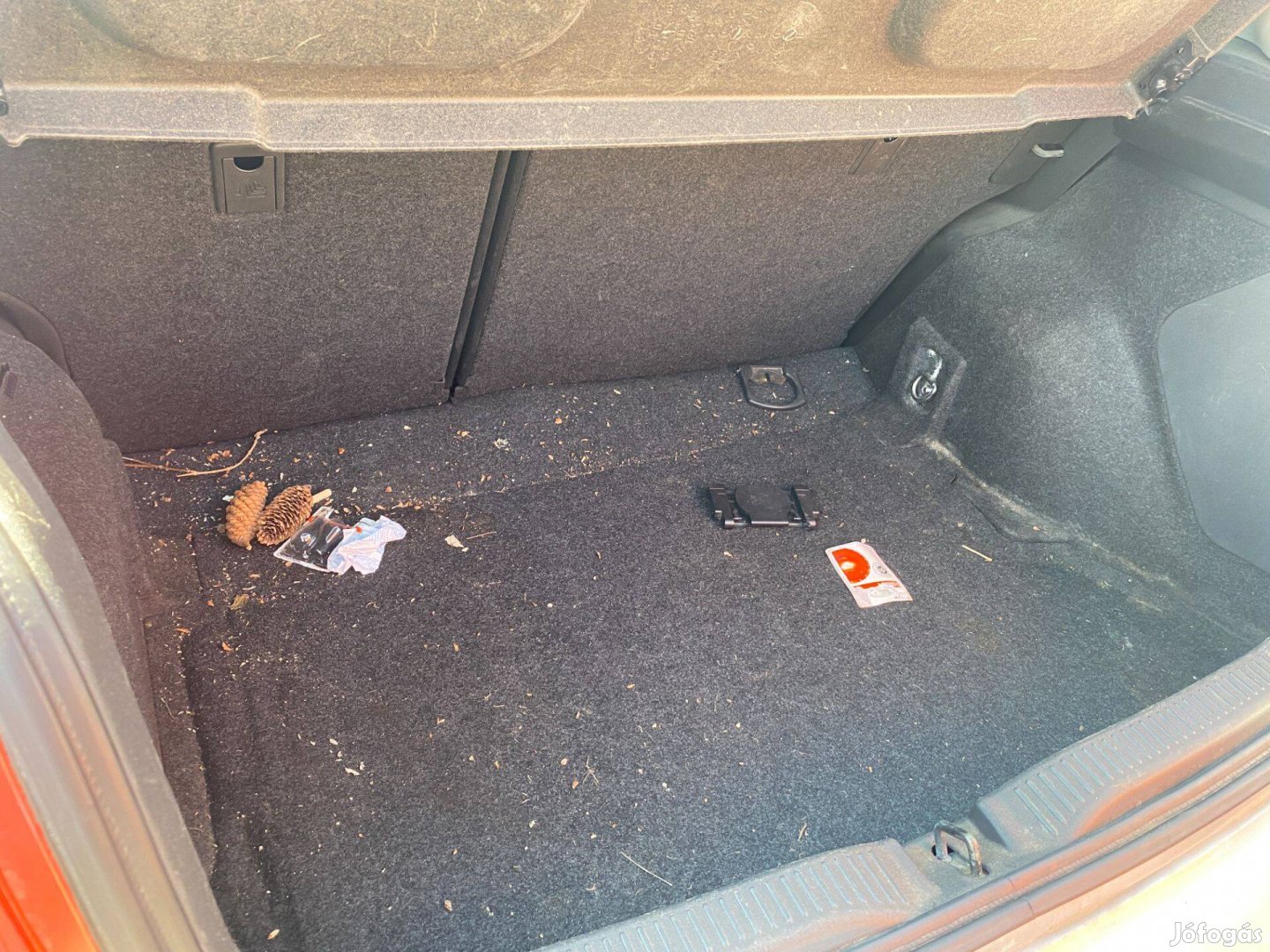 Toyota Auris 1.33 E150 csomagtér kárpit