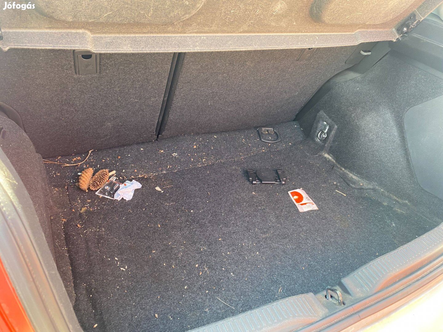 Toyota Auris 1.33 E150 csomagtér kárpit