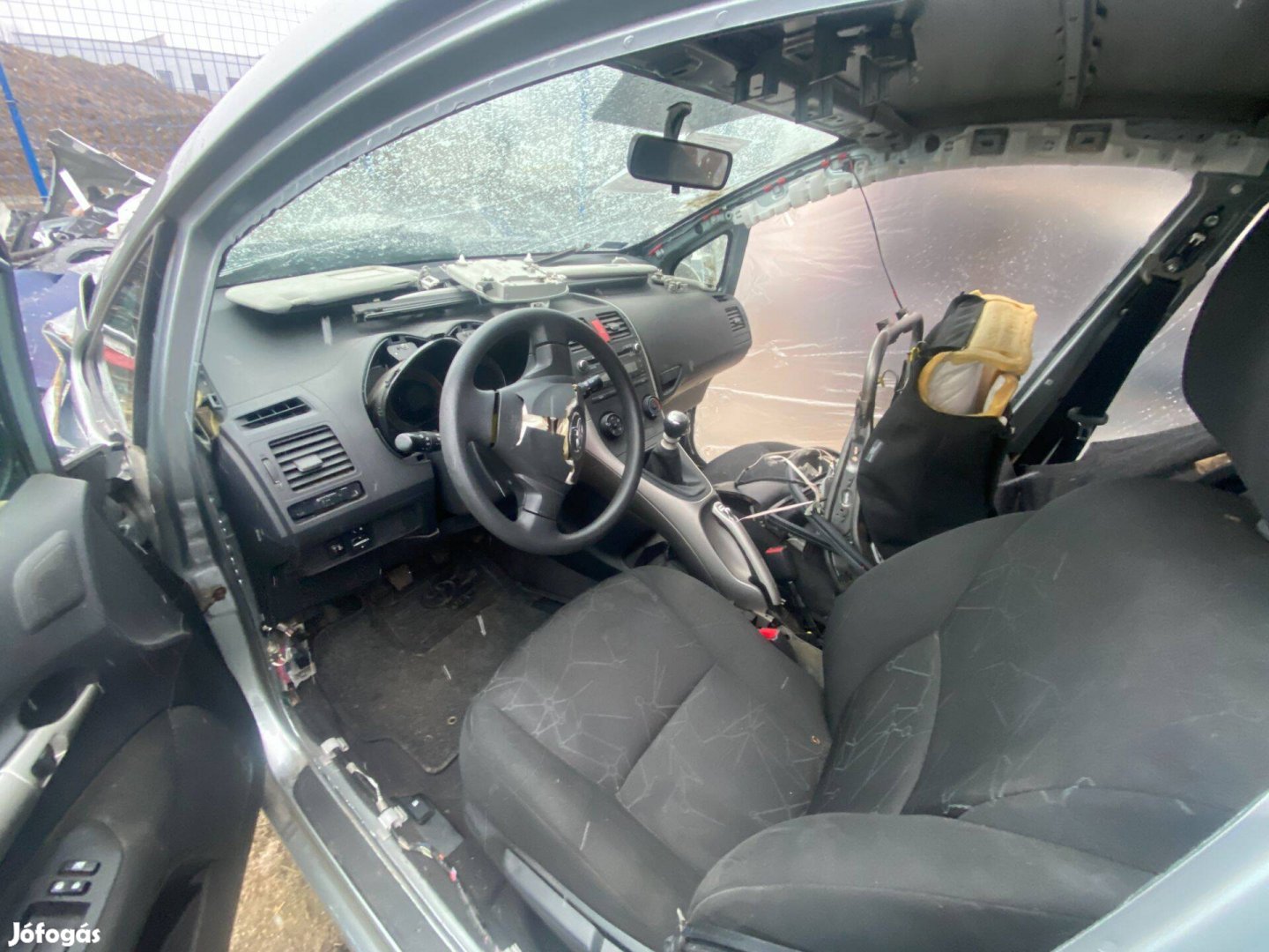 Toyota Auris 1.33 E150 jobb első biztonsági öv
