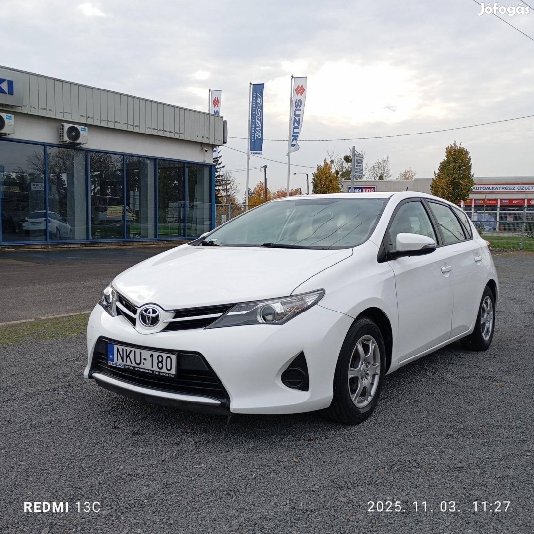 Toyota Auris 1.33 Live Plus