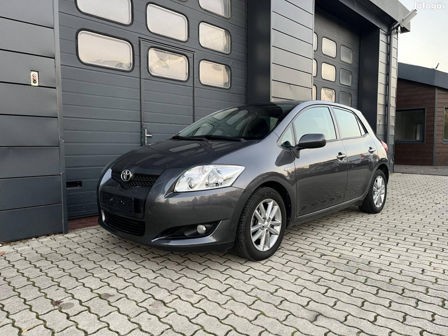 Toyota Auris 1.33 Szervizkönyv / 1.Tulaj / 101e...