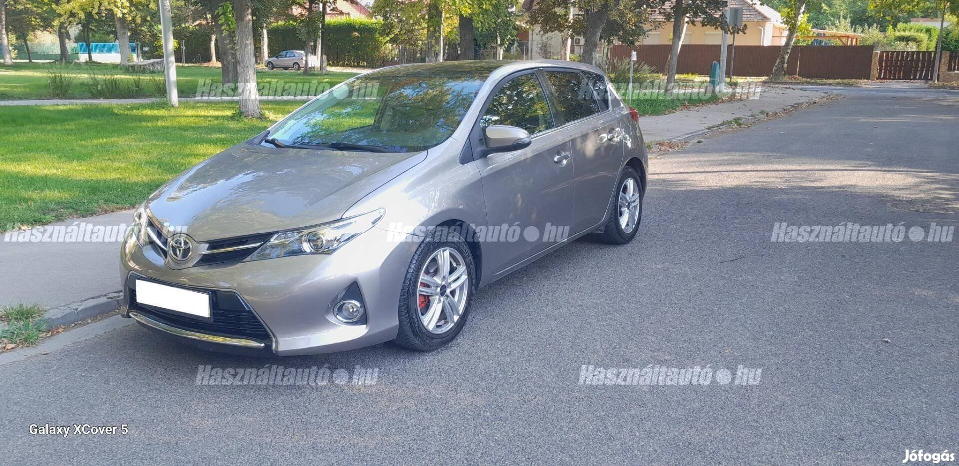 Toyota Auris 1.4 D-4D Style Nagy panoráma tetős...