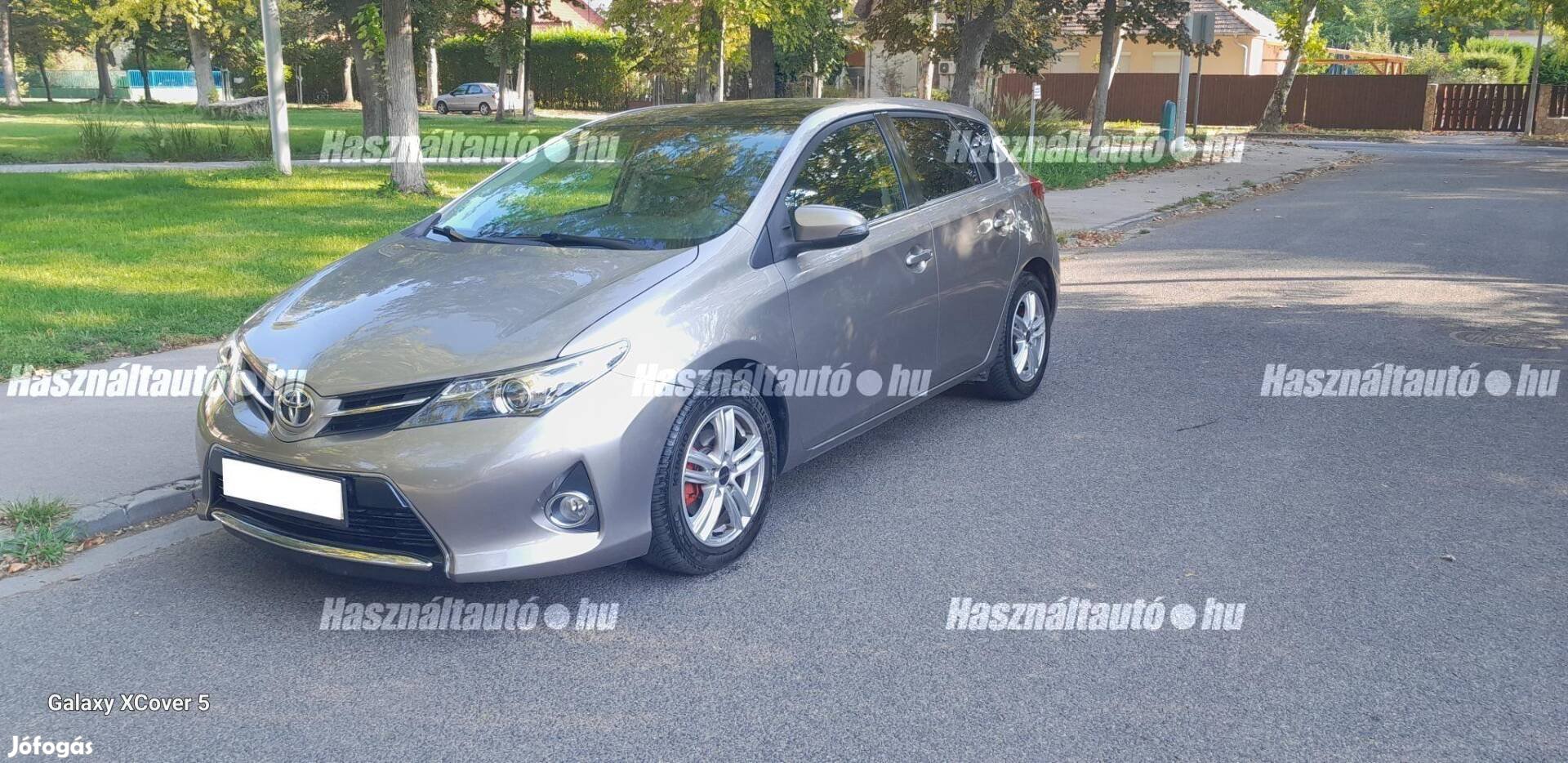 Toyota Auris 1.4 D-4D Style Nagy panoráma tetős...