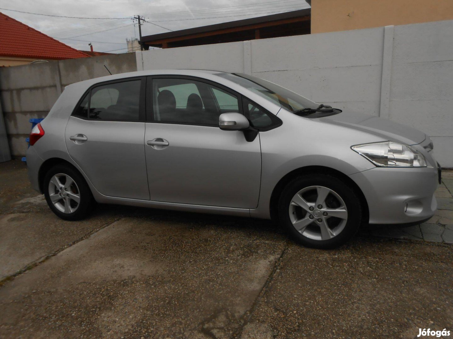 Toyota Auris 1.4 benzines sérülésmentes 80.000 km