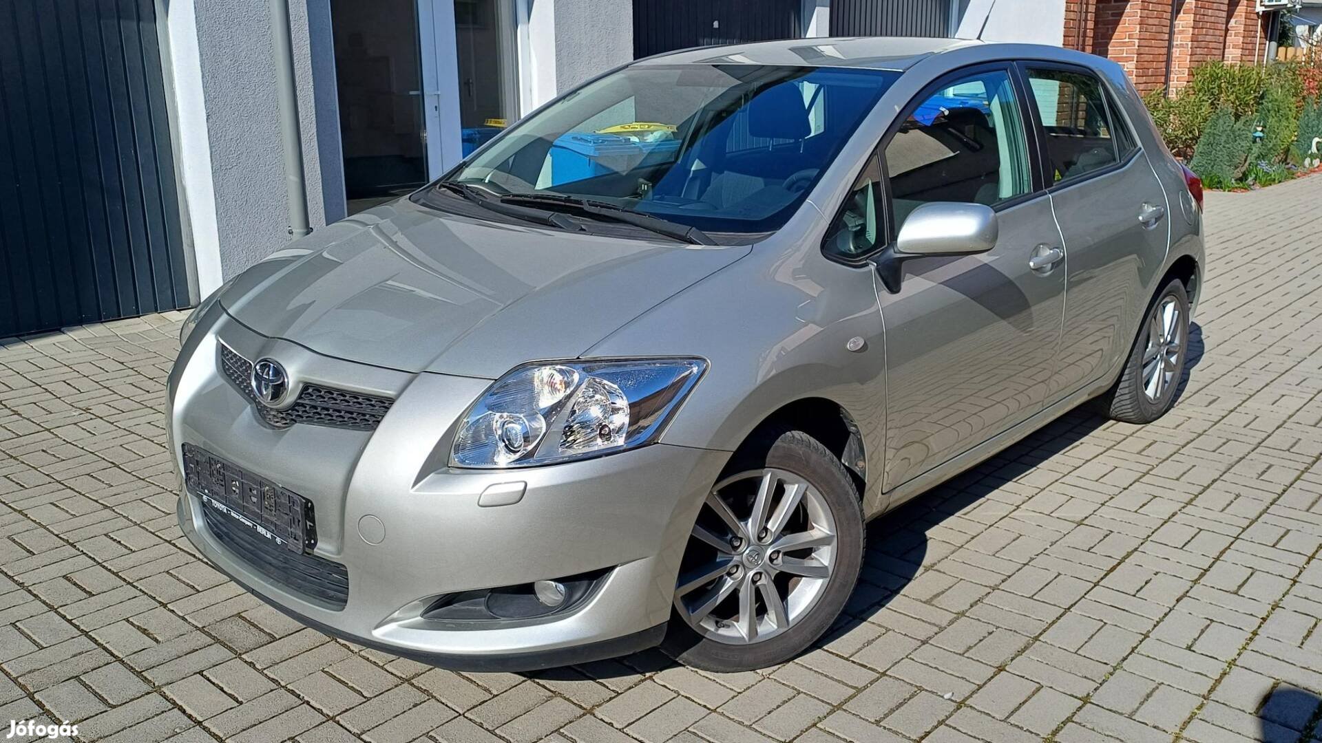 Toyota Auris 1.6 103E KM - Friss műszaki