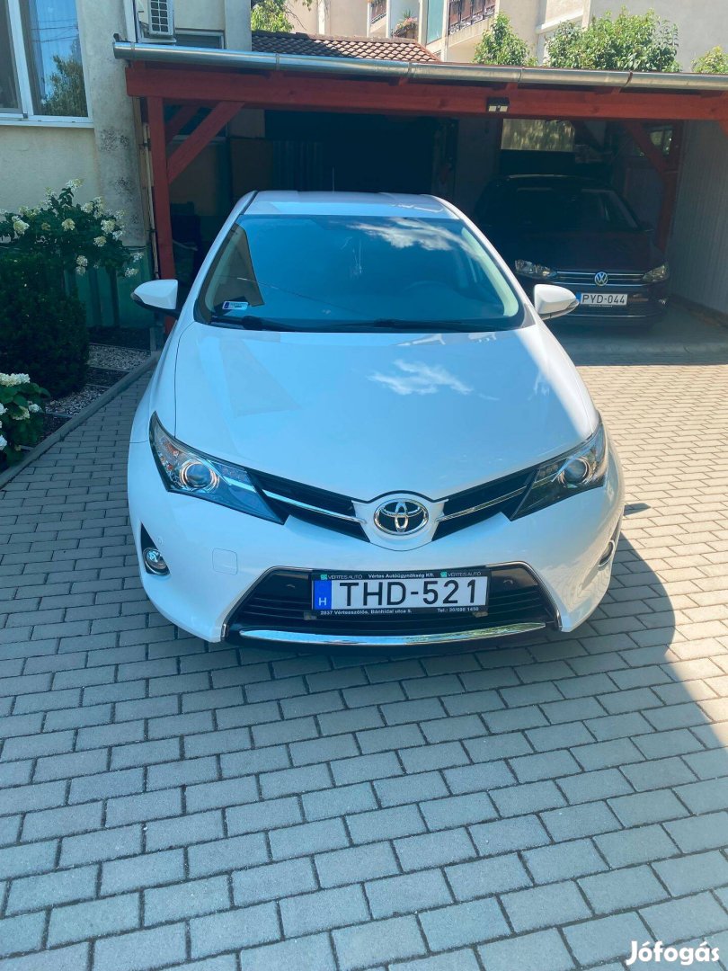 Toyota Auris 1.6 benzin