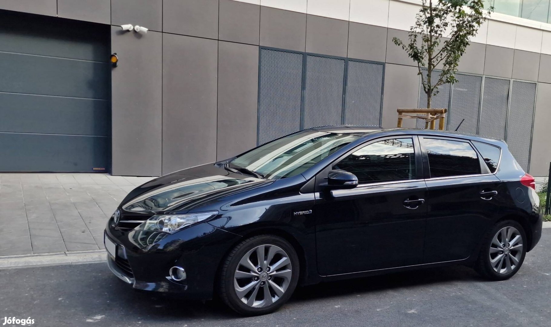 Toyota Auris 1.8 HSD Sol (Hybrid)