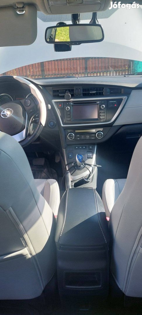 Toyota Auris 1.8 Hybrid
