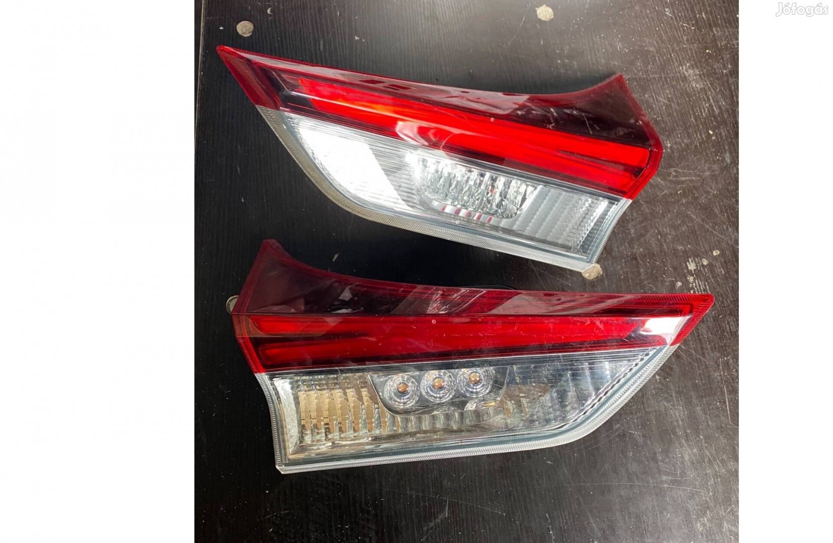 Toyota Auris 5 ajtós csomagtérajtó lámpa