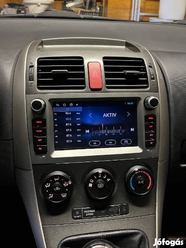 Toyota Auris Carplay Multimédia Android GPS Rádió Tolatókamerával