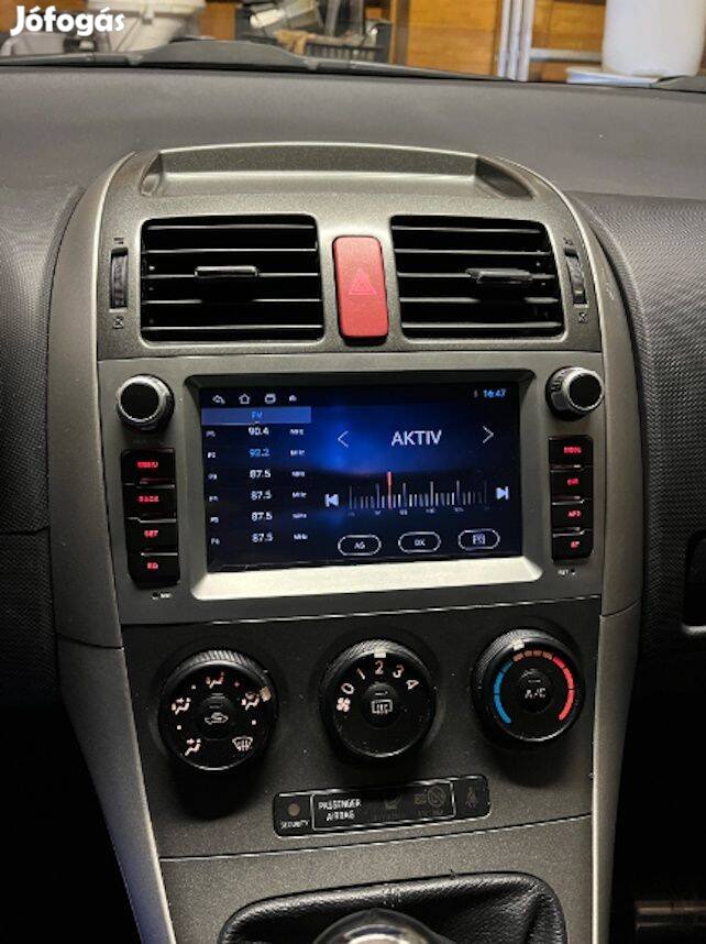 Toyota Auris Carplay Multimédia GPS Rádió Tolatókamerával