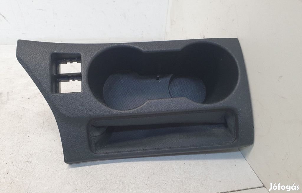 Toyota Auris E18 Pohártartó 5880402050