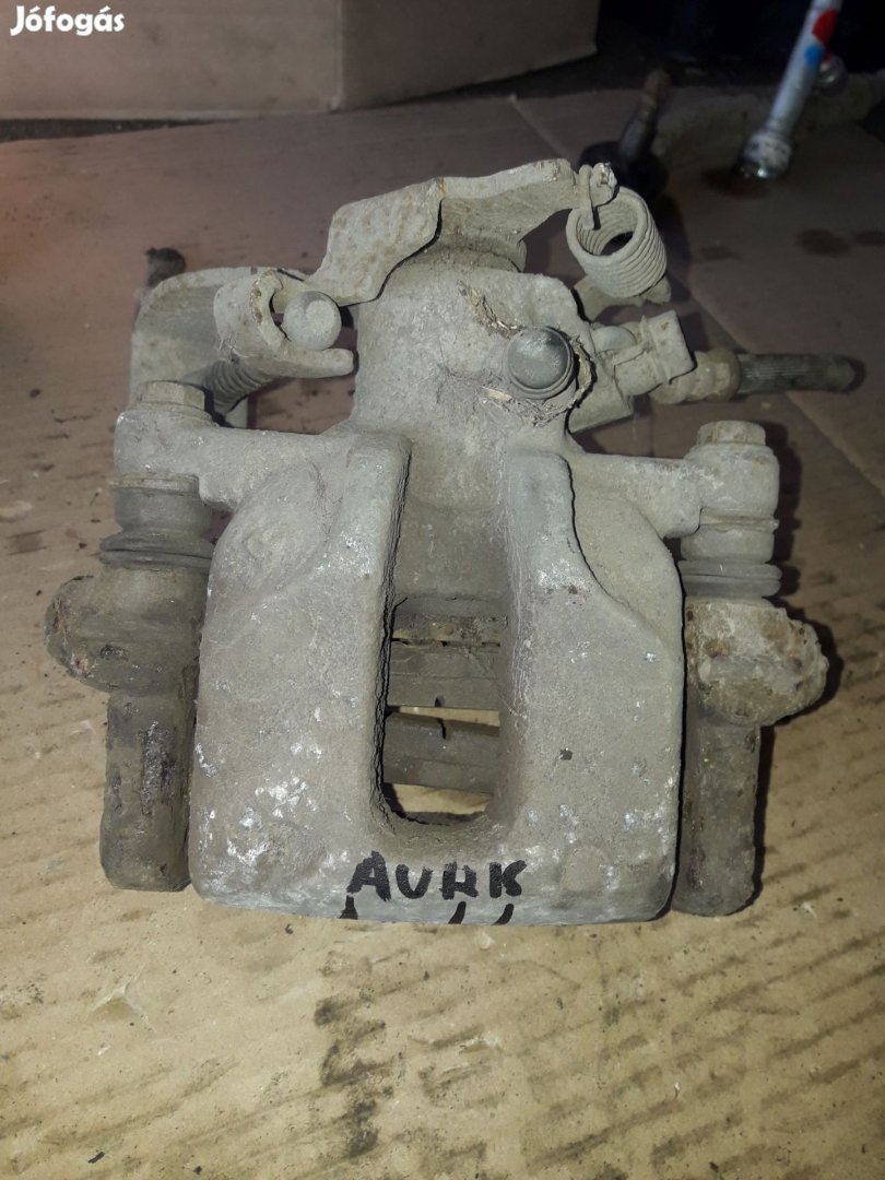 Toyota Auris Jobb Hátsó Féknyereg