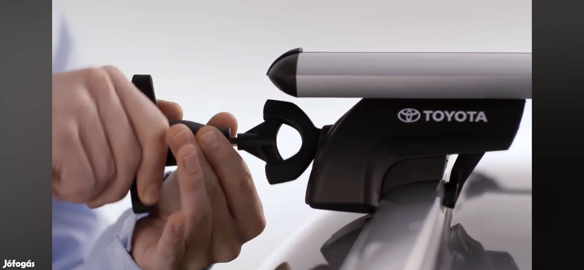 Toyota Auris TS gyári Toyota tetőcsomagtartó