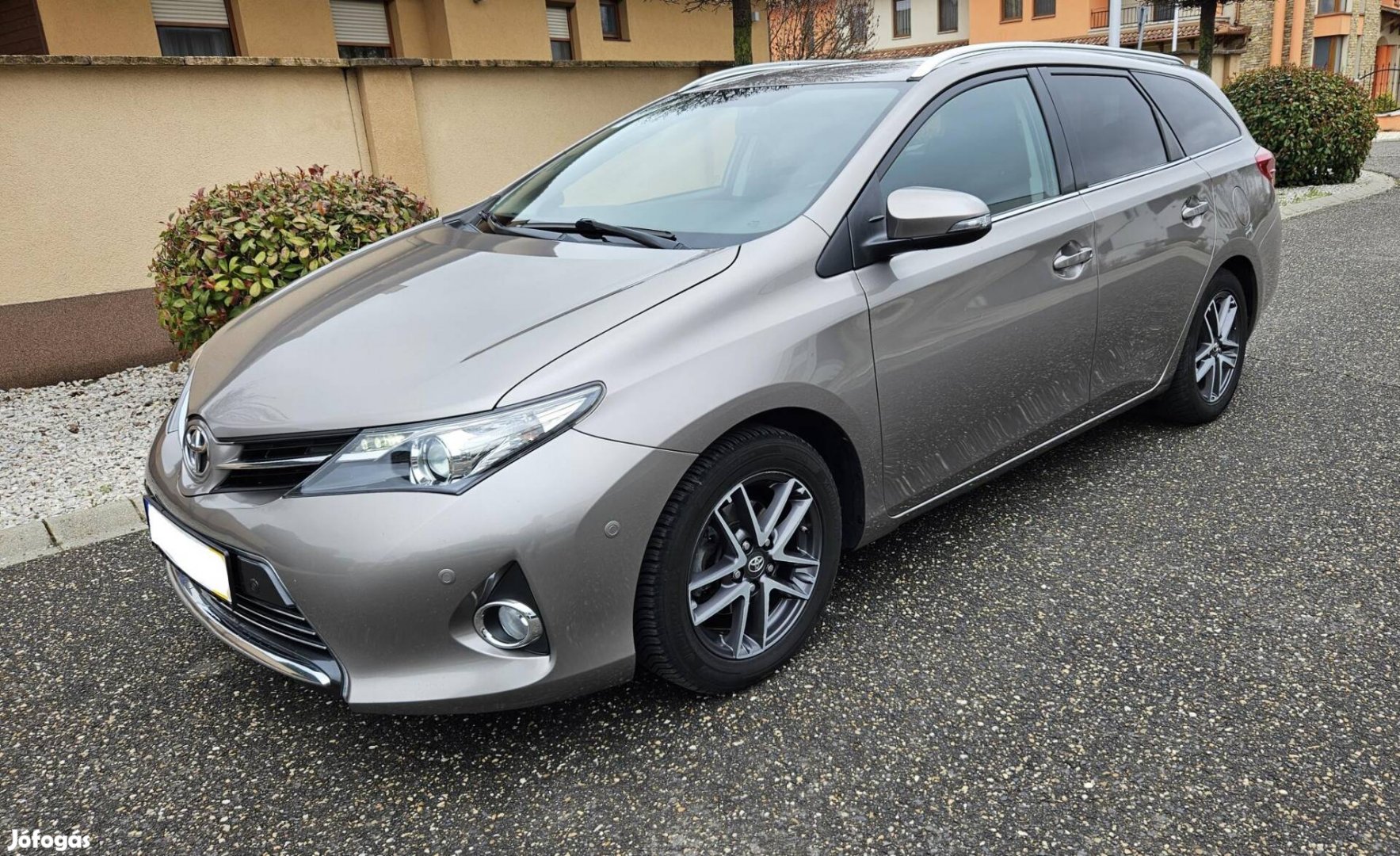 Toyota Auris Touring Sports 1.6 Executive Kamer...