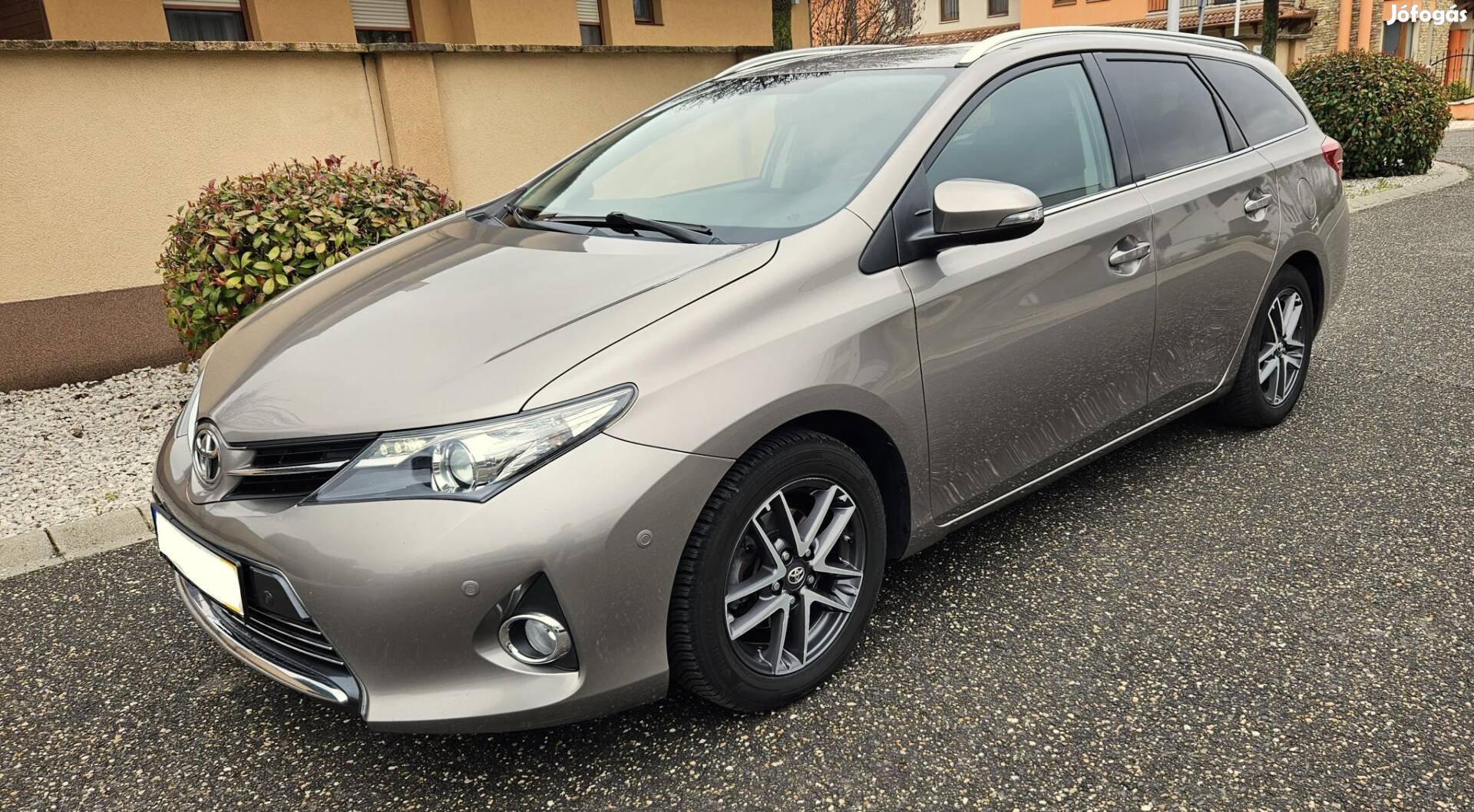 Toyota Auris Touring Sports 1.6 Executive Kamer...