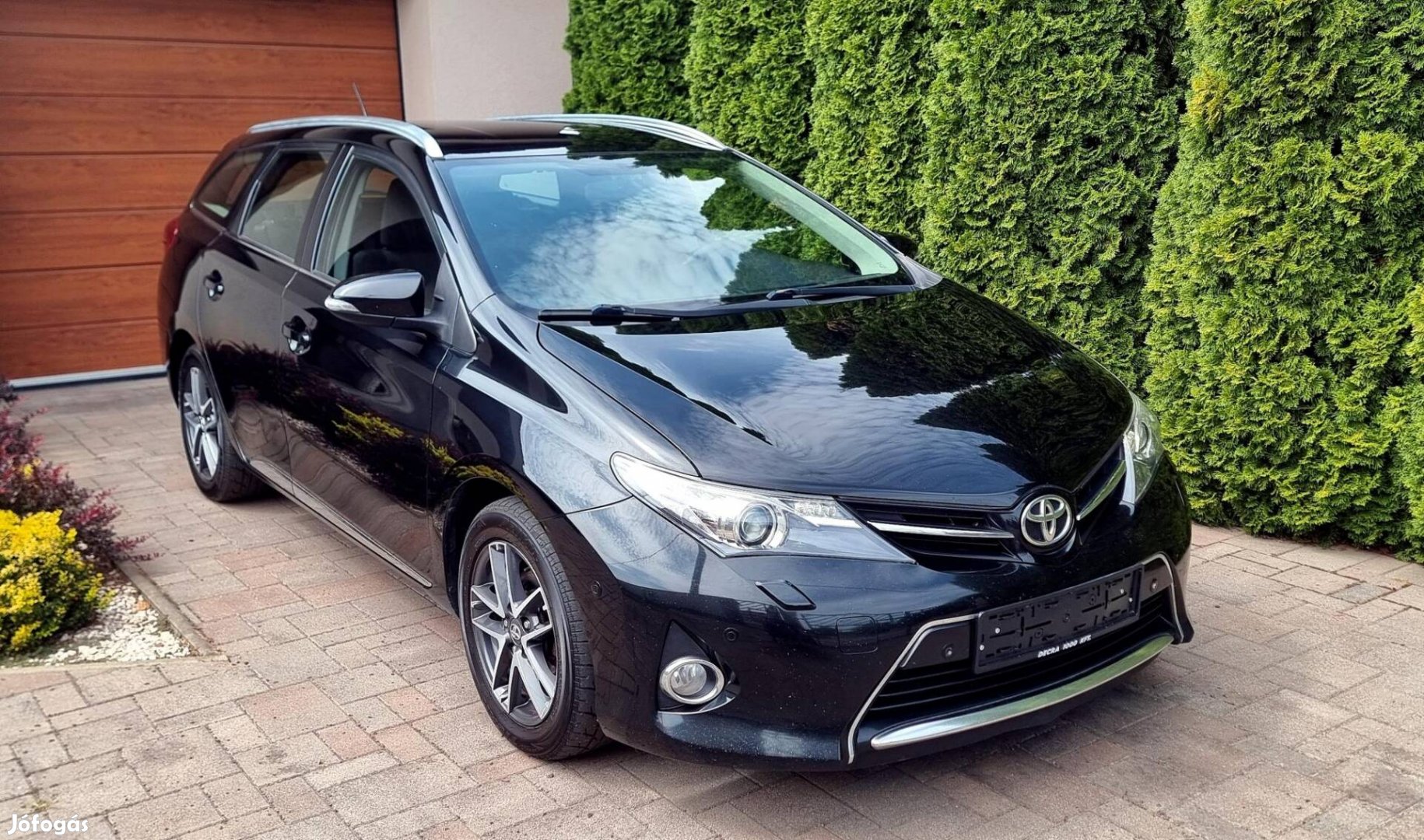 Toyota Auris Touring Sports 1.6 Limited Navi Ül...