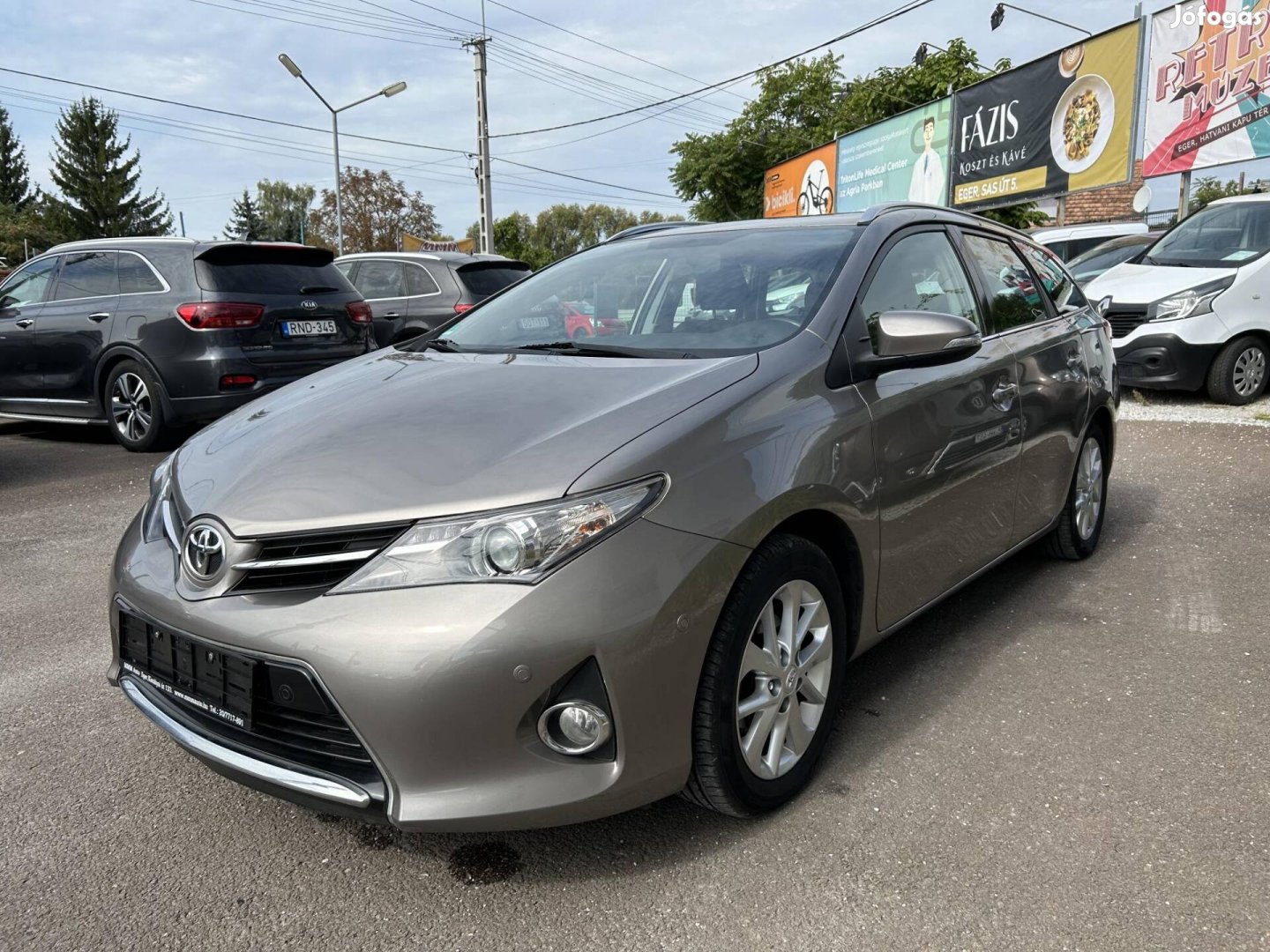 Toyota Auris Touring Sports 1.6 Lounge 142 ekm!...