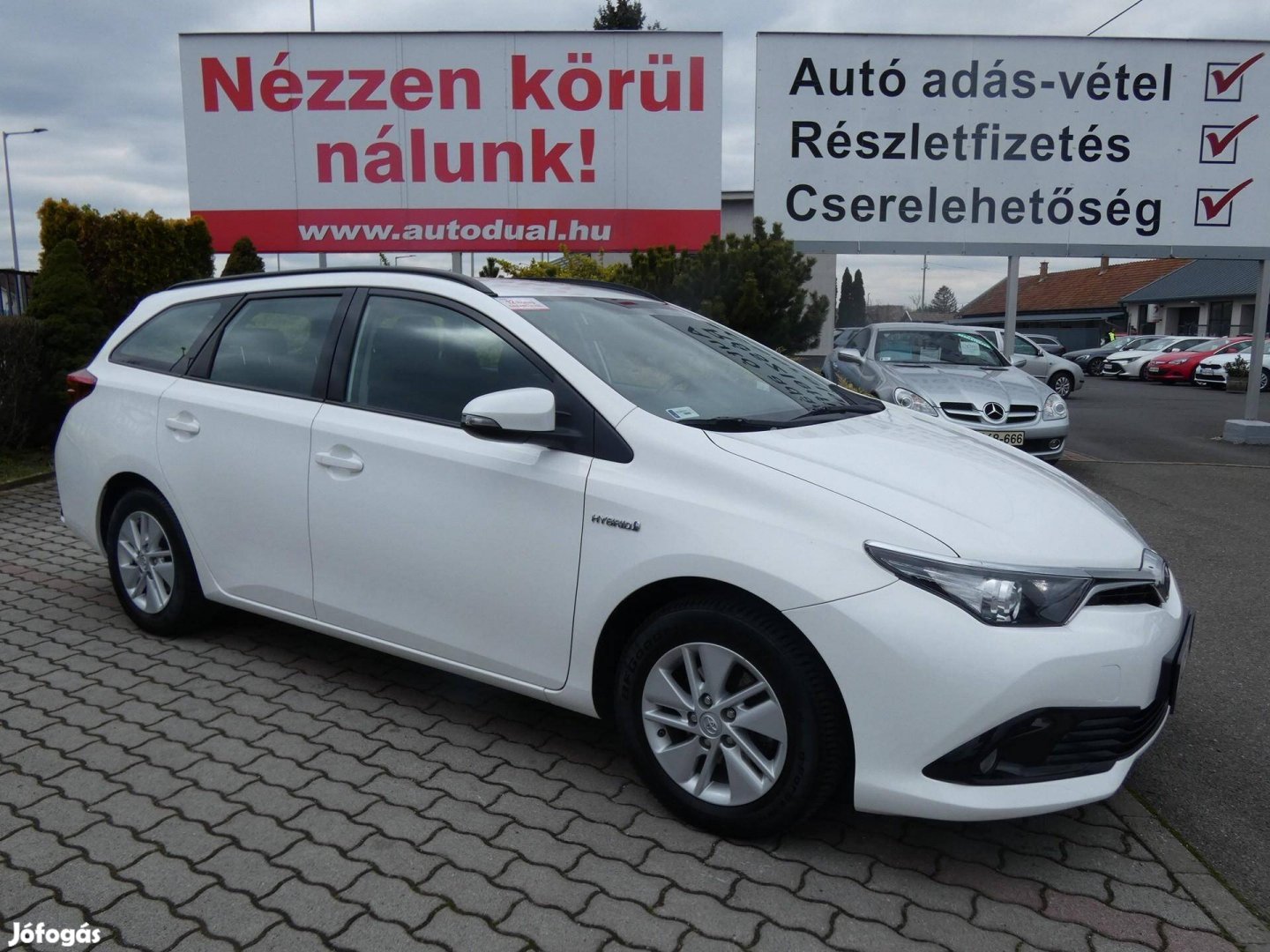 Toyota Auris Touring Sports 1.8HSD Active