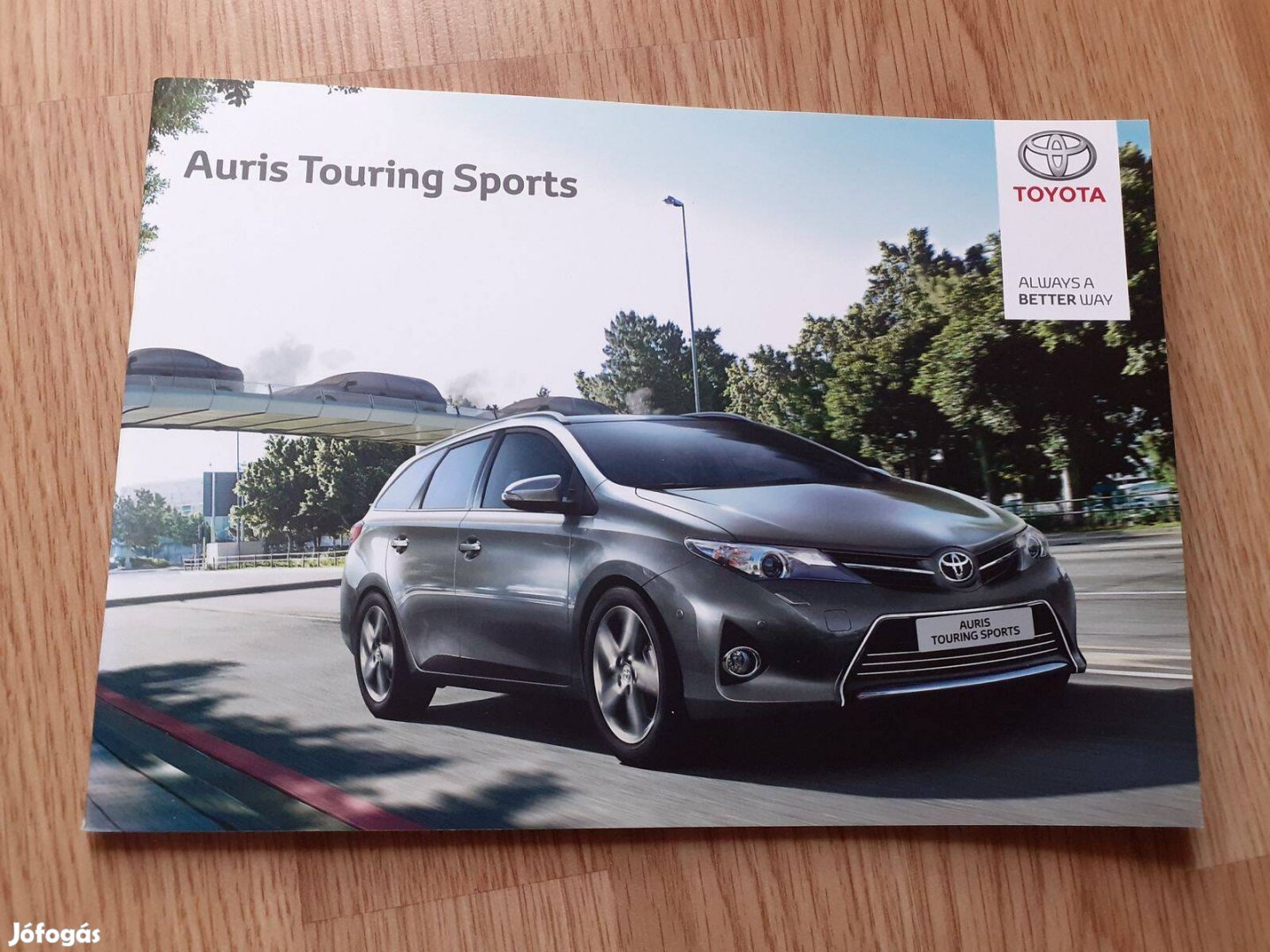 Toyota Auris Touring Sports prospektus - 2013, magyar nyelvű