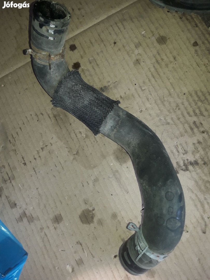 Toyota Auris Vízcső