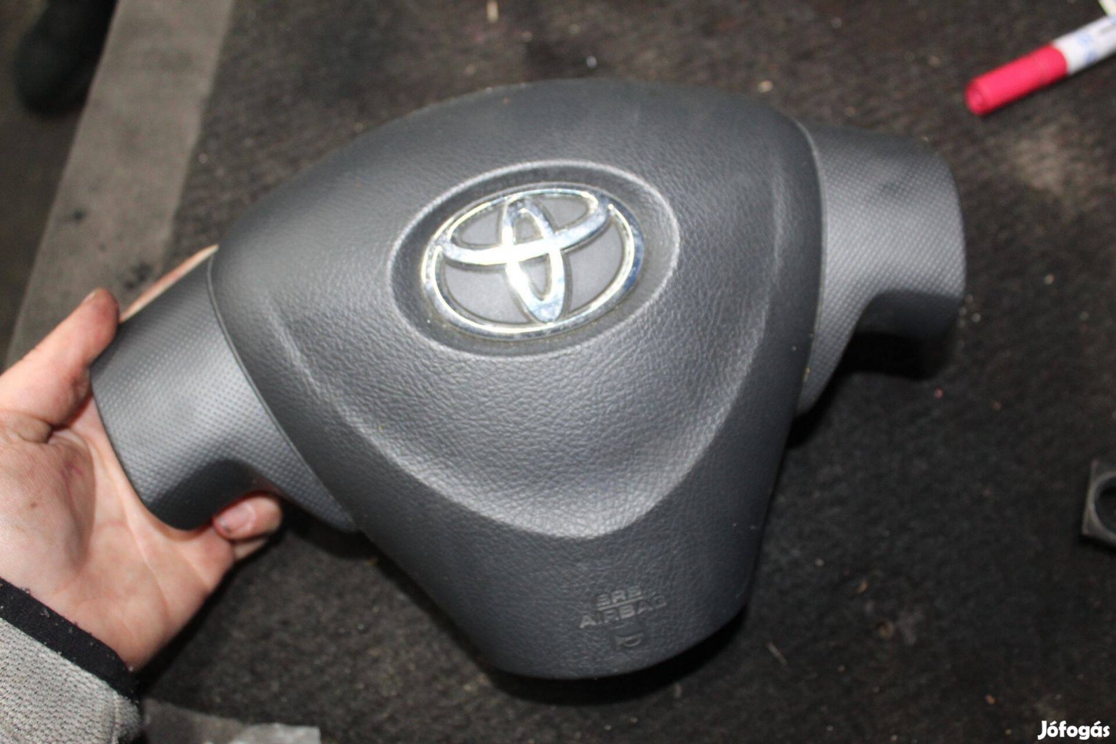 Toyota Auris (E150) 2008 kormánylégzsák 45130-02280-B0