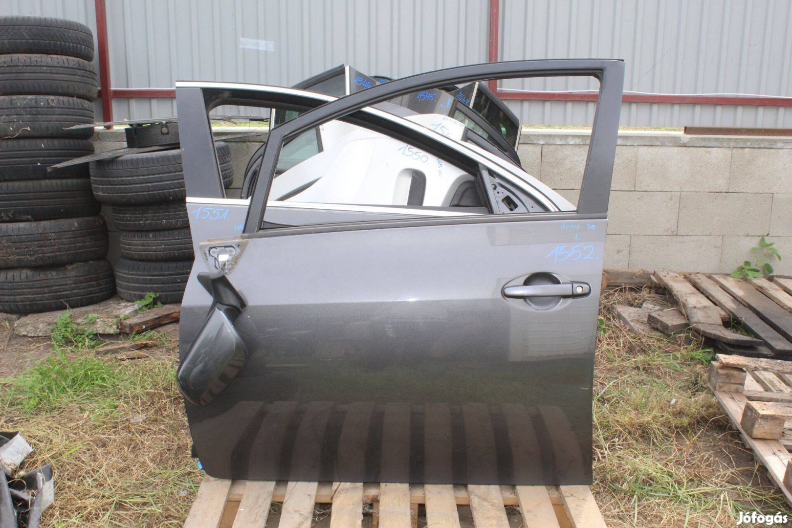 Toyota Auris (E150) komplett jobb első ajtó (1552)