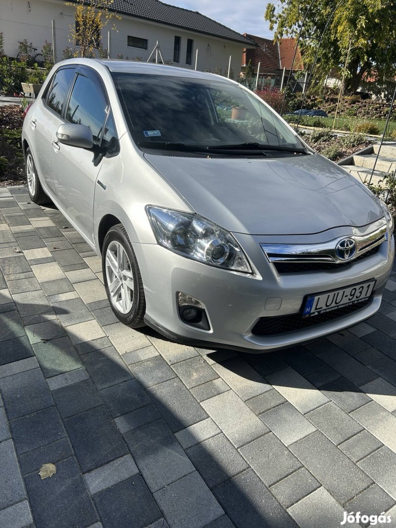 Toyota Auris (Prius III.) - magyarországi, full extra