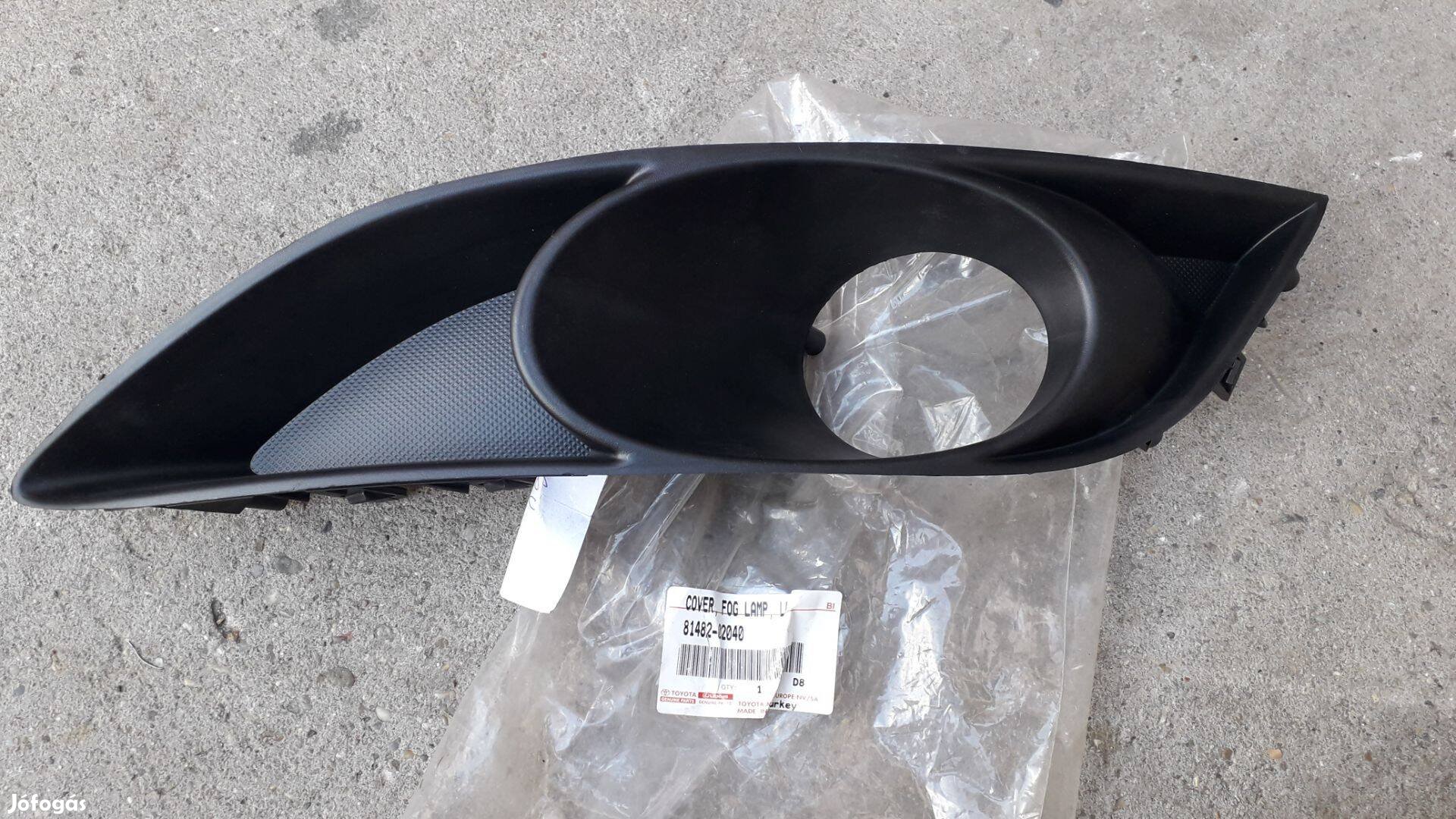 Toyota Auris bal első ködlámpa takaró ködlámpa keret
