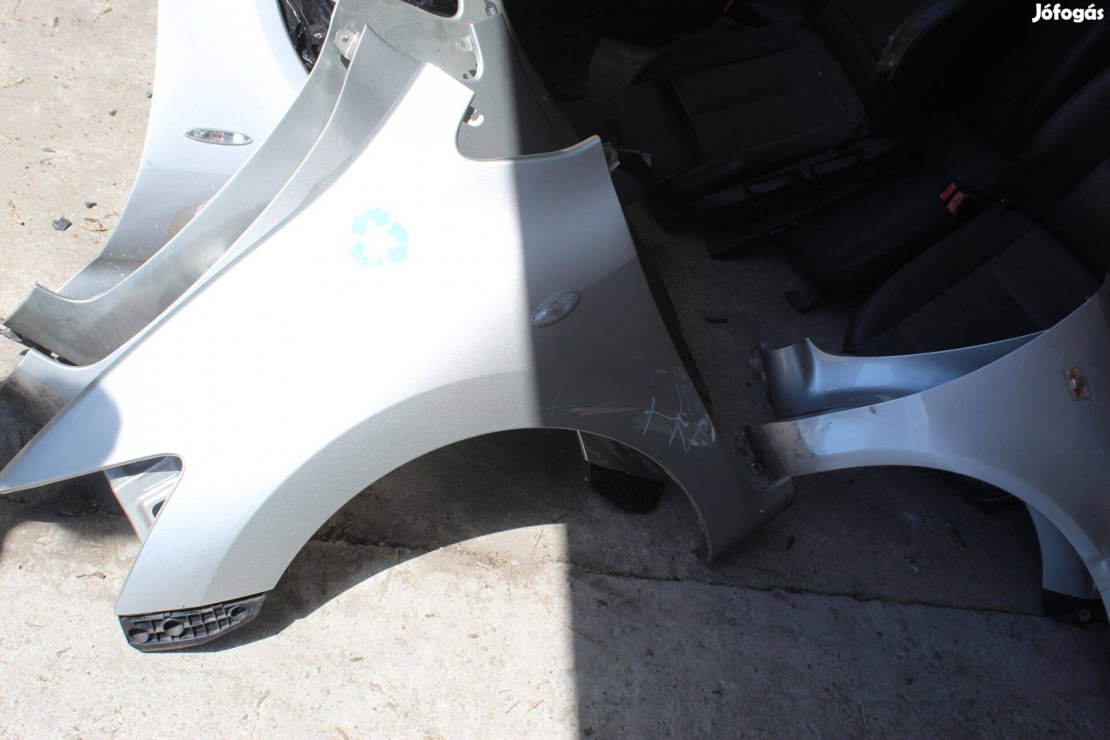 Toyota Auris bal első sárvédő