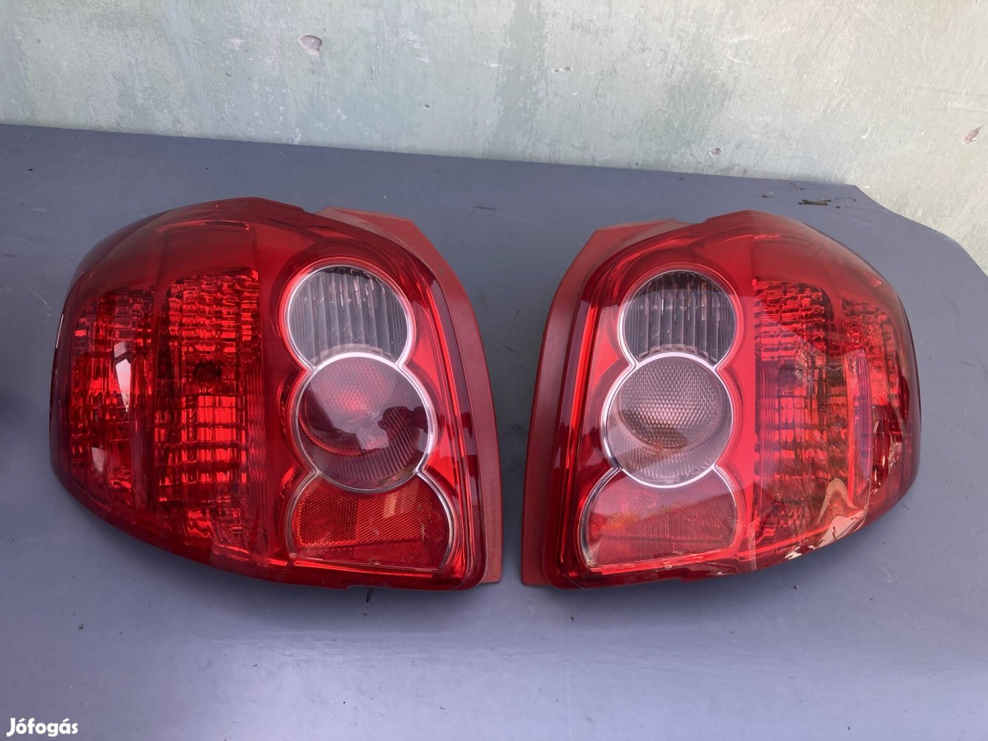 Toyota Auris hátsó lámpa 