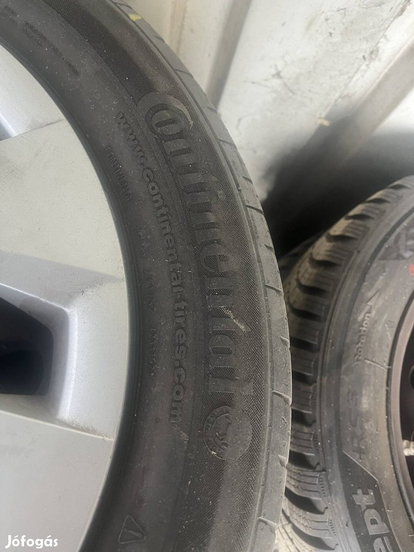 Toyota Auris lemezfelni nyári gumival