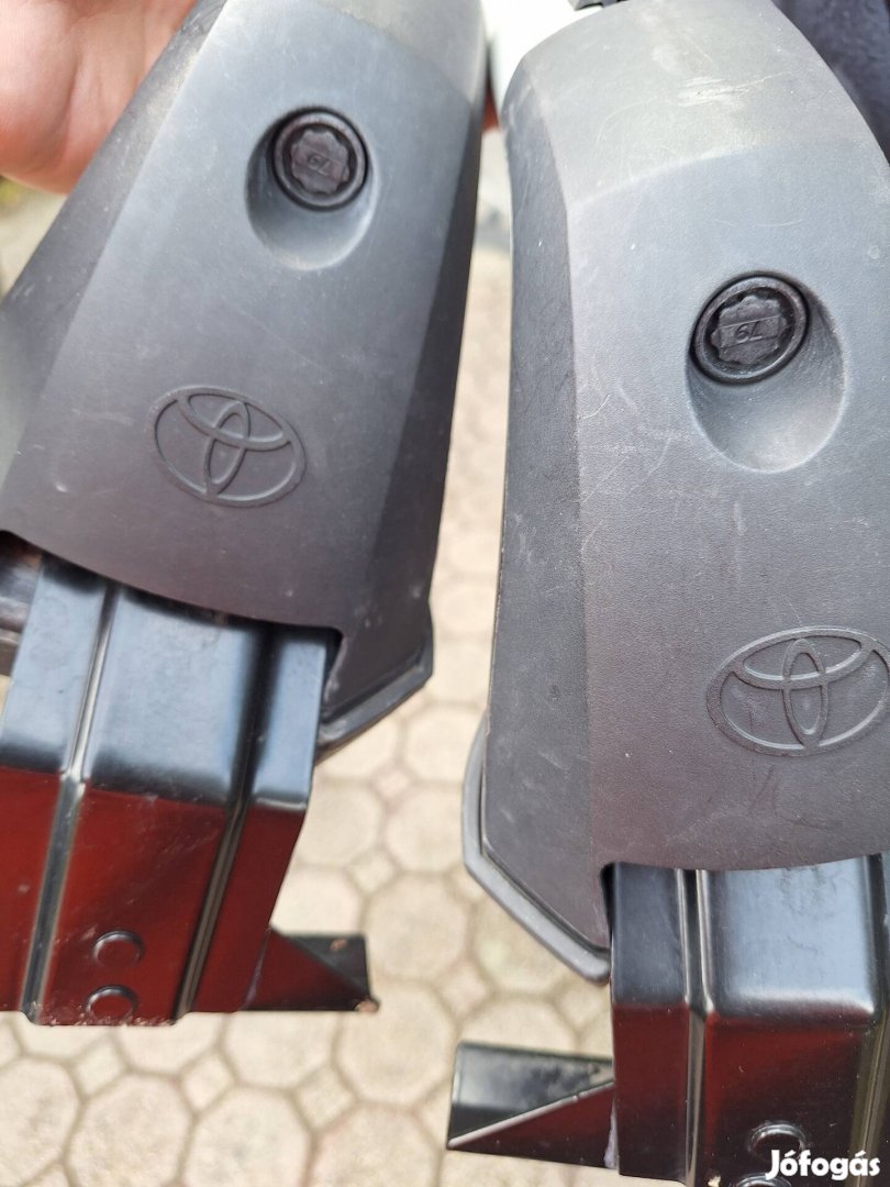 Toyota Auris tetőcsomagtartó