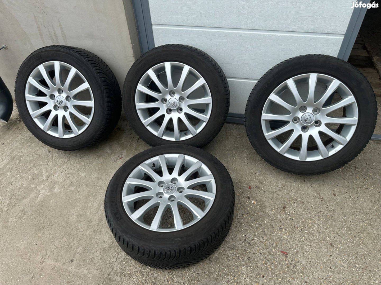Toyota Avenis, Verso-hoz gyári 17 -es alufelni garnitúra eladó