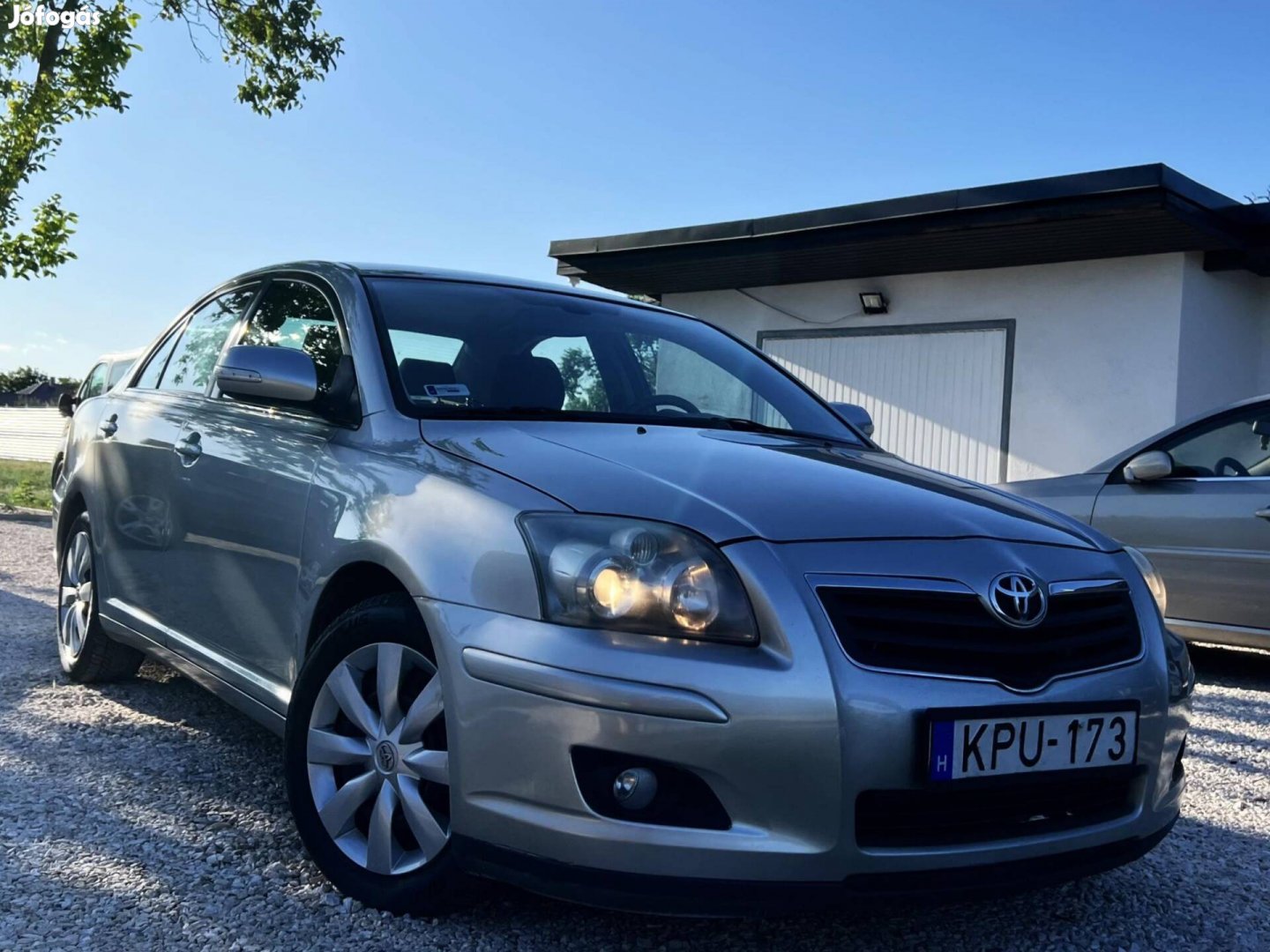 Toyota Avensis 2.0 D-4D Executive Friss Műszaki
