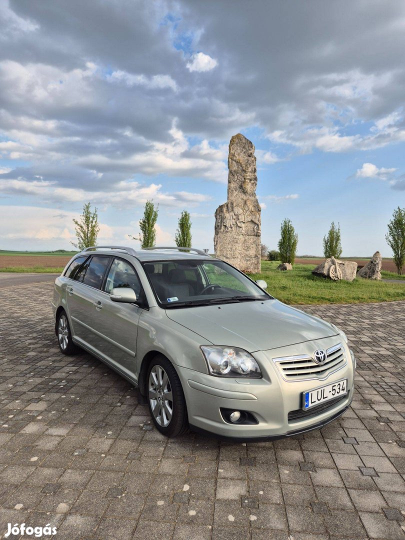 Toyota Avensis 2,2 D4-D 150LE Executive felsz. megkímélt 227000km
