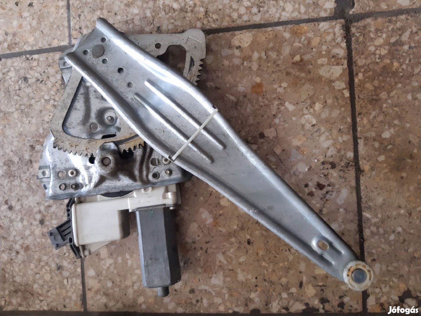 Toyota Avensis Bal Hátsó Ablakemelő Szerkezet Elektromos