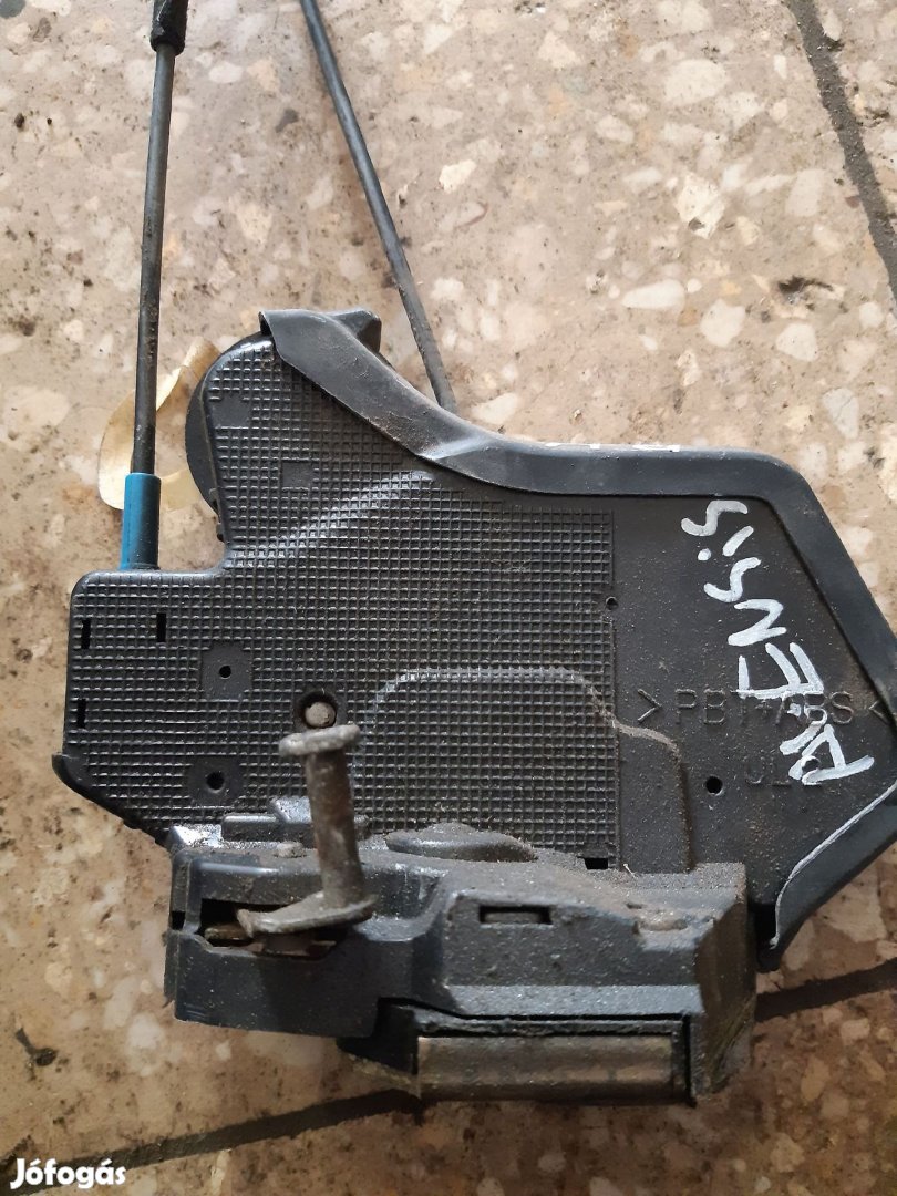 Toyota Avensis Bal Hátsó Ajtó Zárszerkezet Központizár Motor