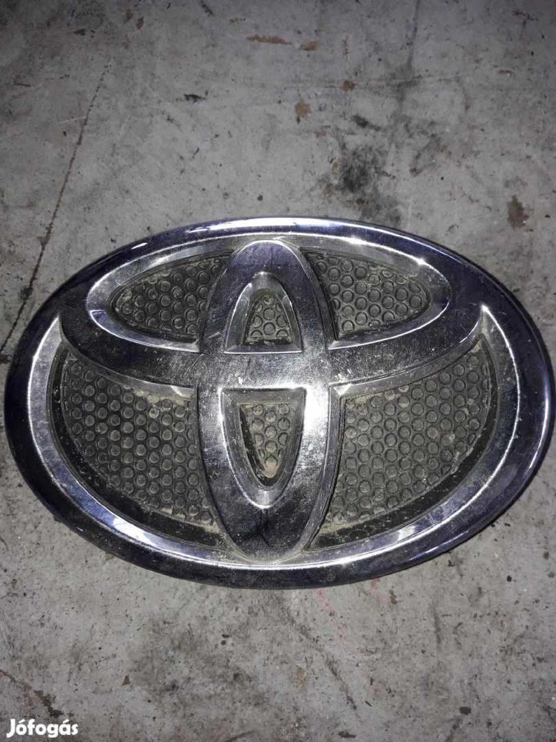 Toyota Avensis Felirat / Embléma