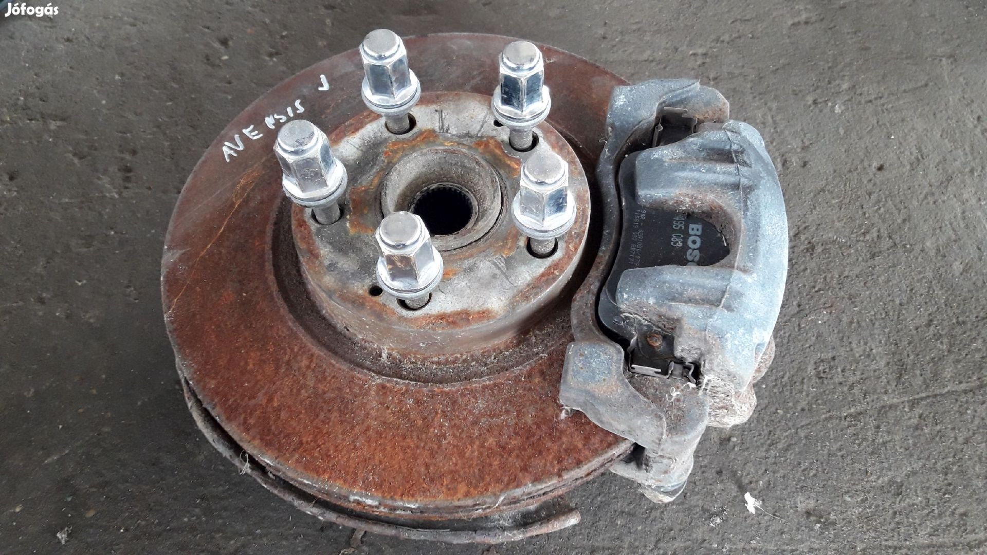 Toyota Avensis Jobb Első Csonkállvány Kerékaggyal Féknyereg