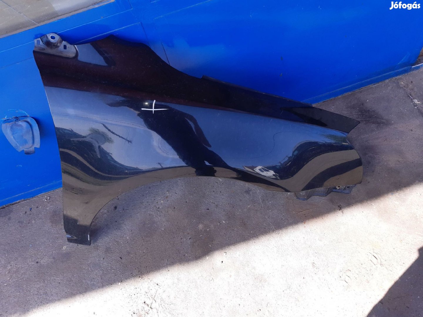 Toyota Avensis Jobb Első Sárvédő