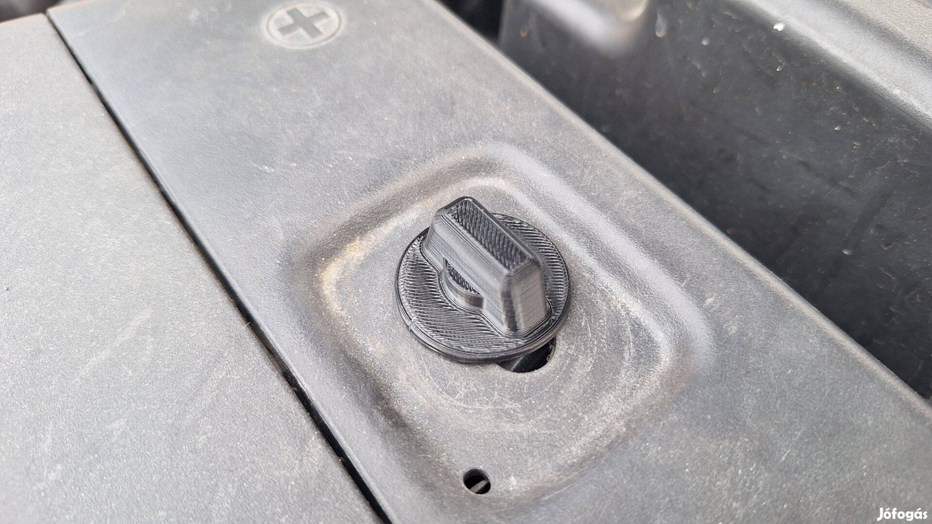 Toyota Avensis T25 akkumulátor takarófedél lefogató anya