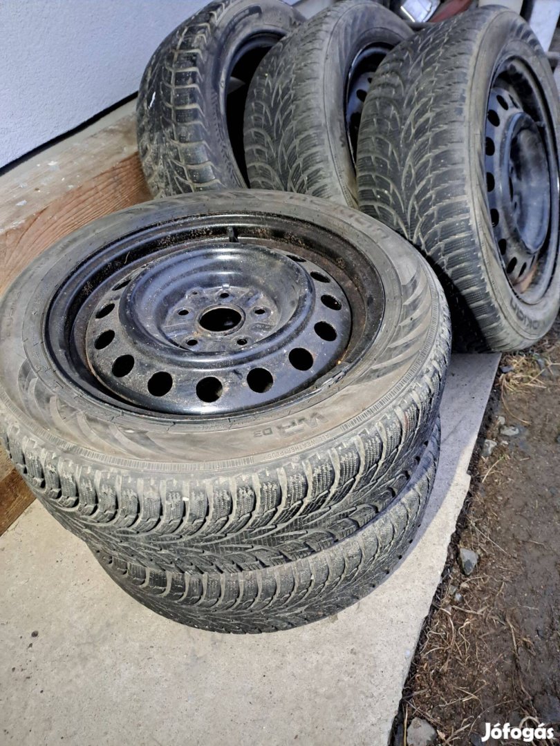 Toyota Avensis T25 téli gumi eladó