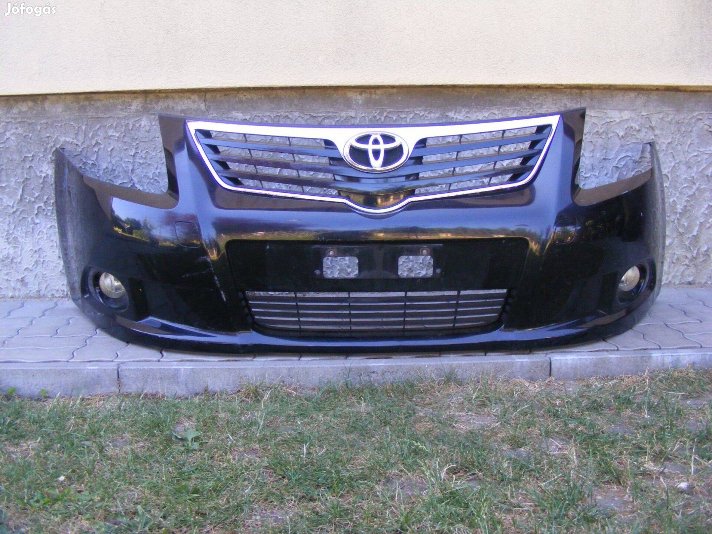 Toyota Avensis T27 Első lökhárító
