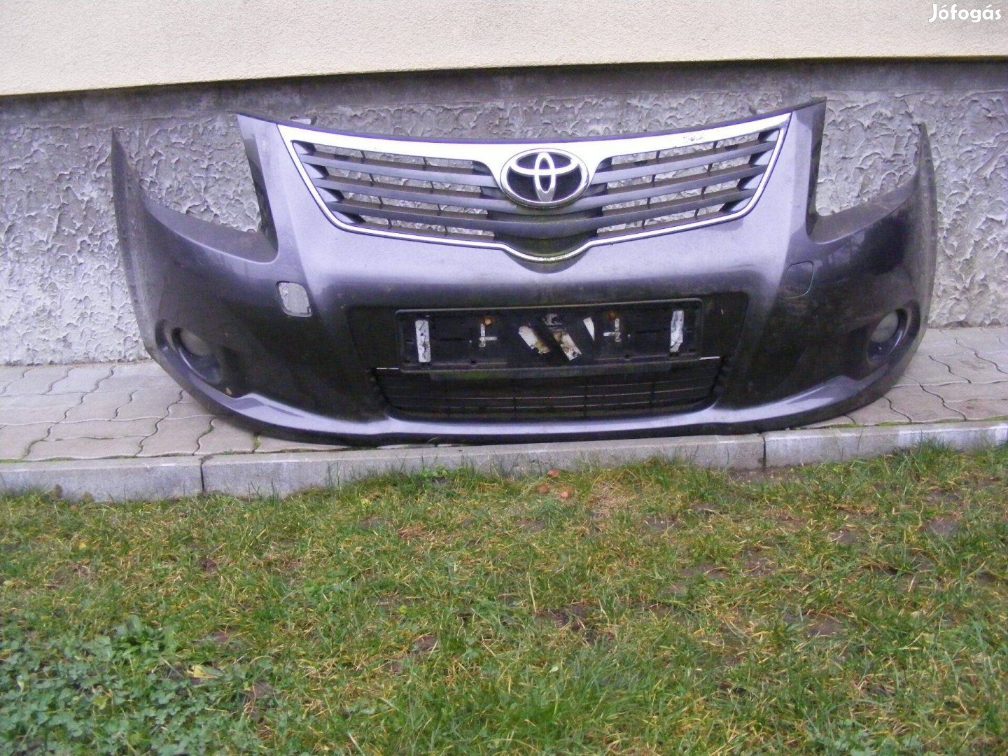 Toyota Avensis T27 Első lökhárító