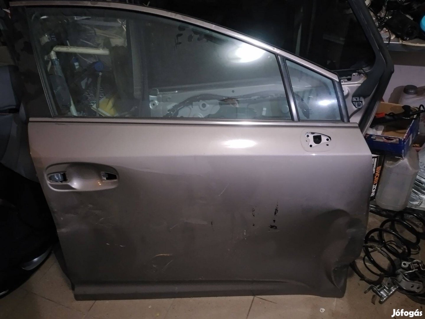 Toyota Avensis T27 jobb első és hátsó ajtó(2009-2015) sérült